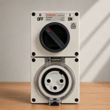 Highline 3 Pin 20amp ROUND Surface Switched Socket Combination IP66 - Single Phase - Impact And Chemical Resistant
