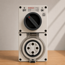 Highline 4 Pin 32amp Round Surface Switched Socket Combination IP66 - Three Phase - Impact And Chemical Resistant