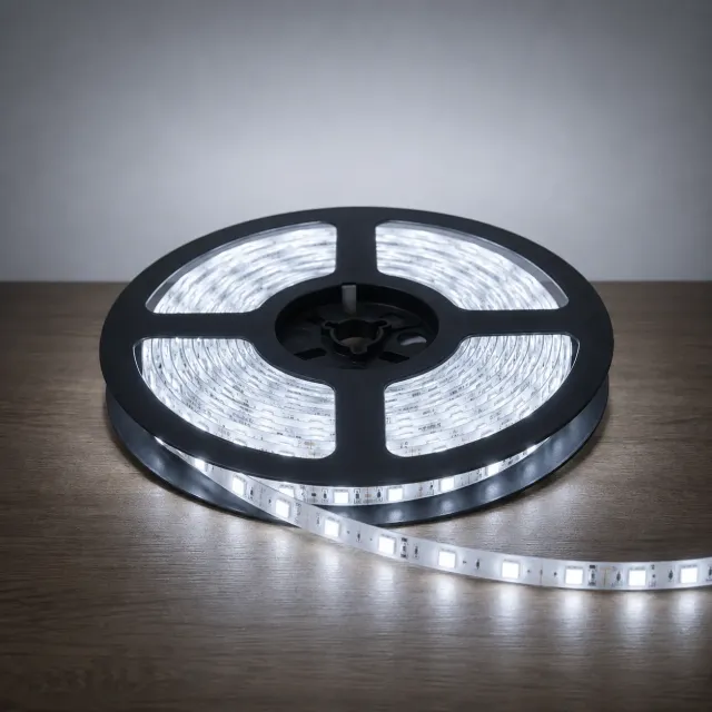 24v DC 7.2w Per Metre 5050SMD CHIP FLEXIBLE LED STRIP 5000K DAYLIGHT (Non Weatherproof) - 5m Roll