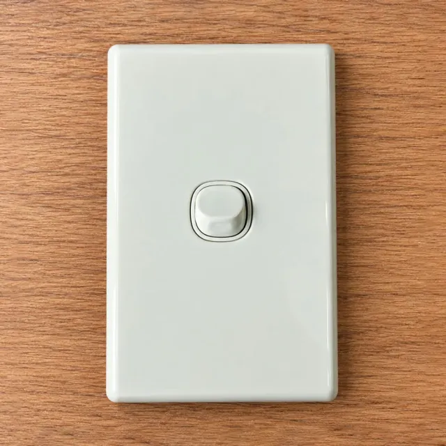 1 Gang Slimline Switch 16 Amp White - 5 Years Replacement Warranty